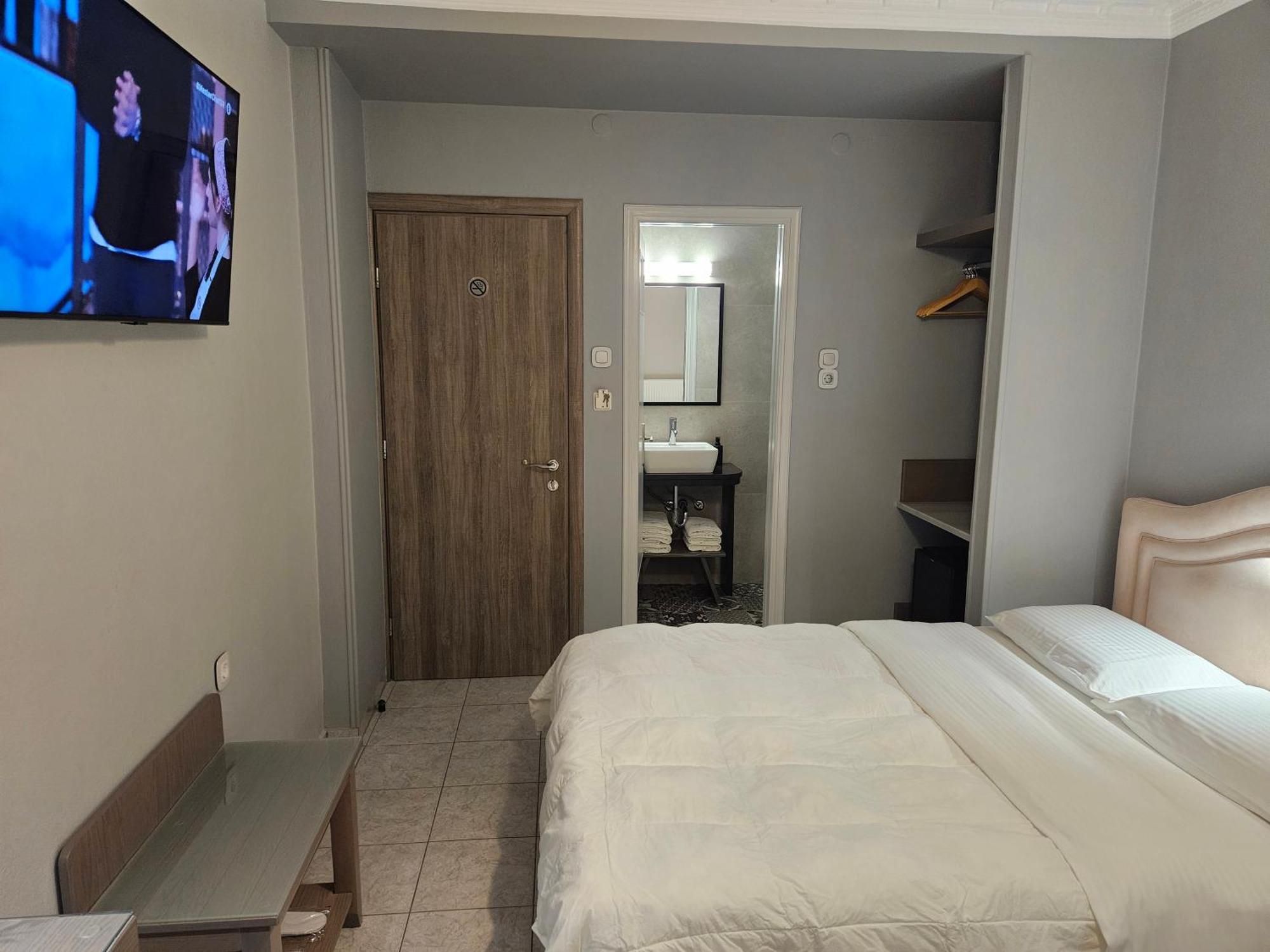 Hotel Anastasia Volos Exteriör bild
